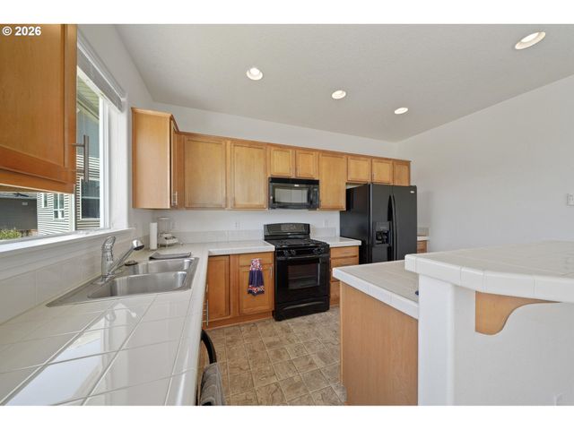 4455 MOONDANCER Ln, Tillamook, OR 97141