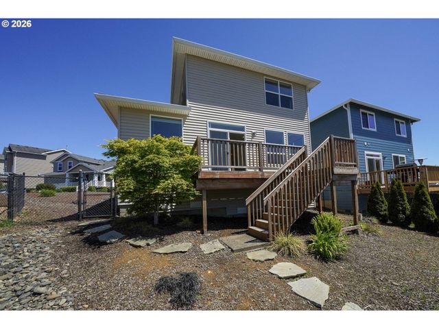 4455 MOONDANCER Ln, Tillamook, OR 97141