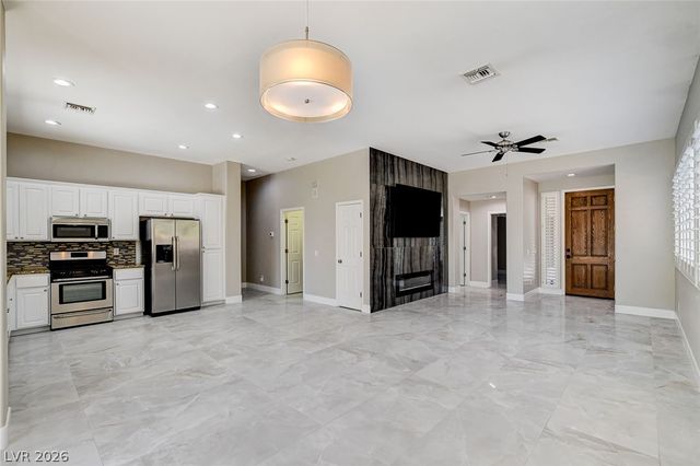 14 Emerald Dunes Circle, Henderson, NV 89052