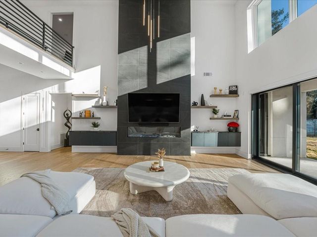 2327 Meadowvale NE Drive, Atlanta, GA 30345