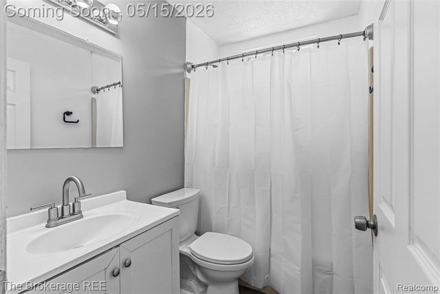 6430 Cloverton Drive, Waterford, MI 48329