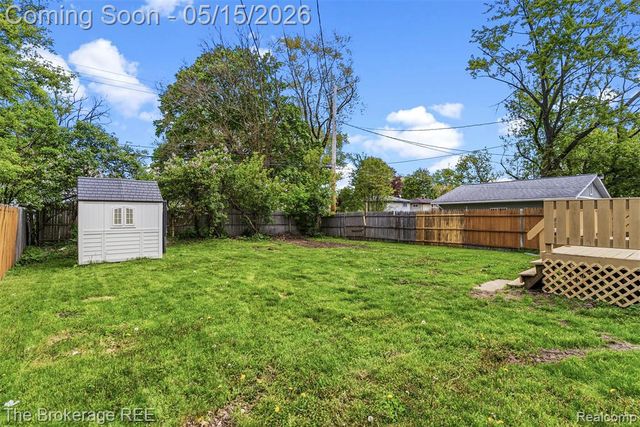 6430 Cloverton Drive, Waterford, MI 48329