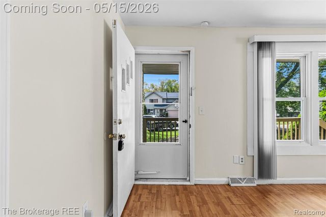6430 Cloverton Drive, Waterford, MI 48329