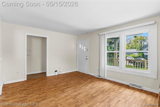 6430 Cloverton Drive, Waterford, MI 48329
