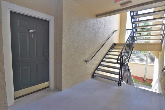 5122 NORTHRIDGE ROAD 202, Sarasota, FL 34238