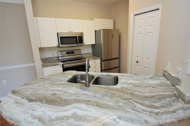 5122 NORTHRIDGE ROAD 202, Sarasota, FL 34238