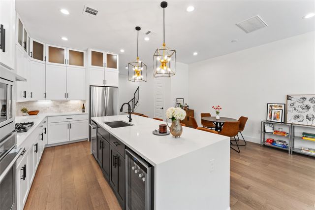 820 E 24th Street, Houston, TX 77009