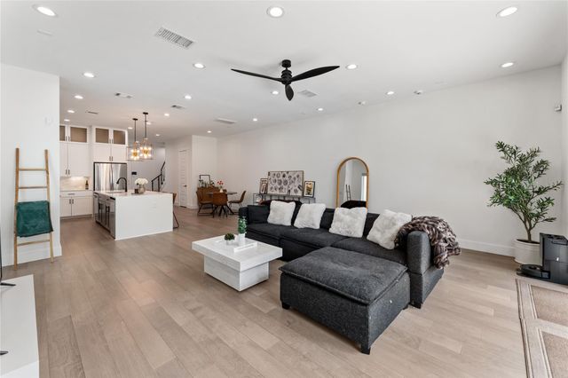 820 E 24th Street, Houston, TX 77009