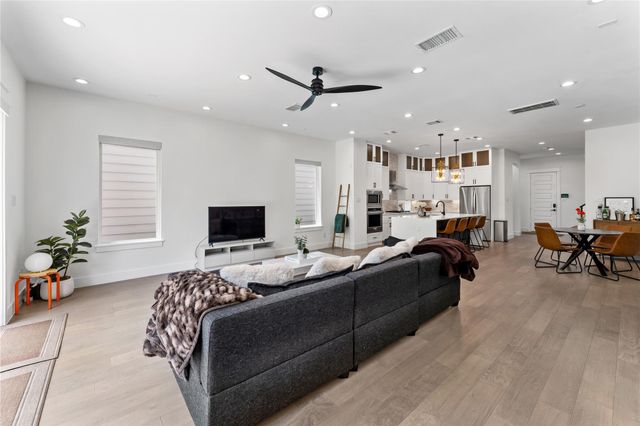 820 E 24th Street, Houston, TX 77009