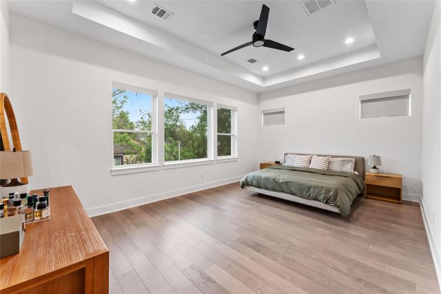 820 E 24th Street, Houston, TX 77009