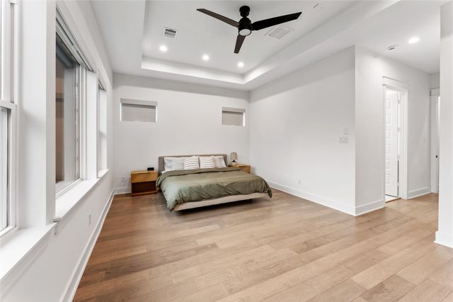 820 E 24th Street, Houston, TX 77009