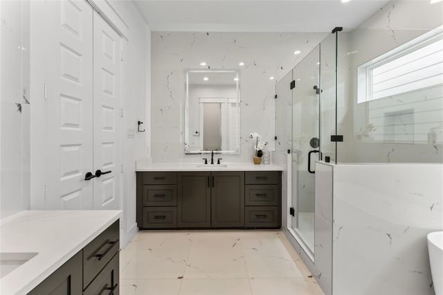 820 E 24th Street, Houston, TX 77009