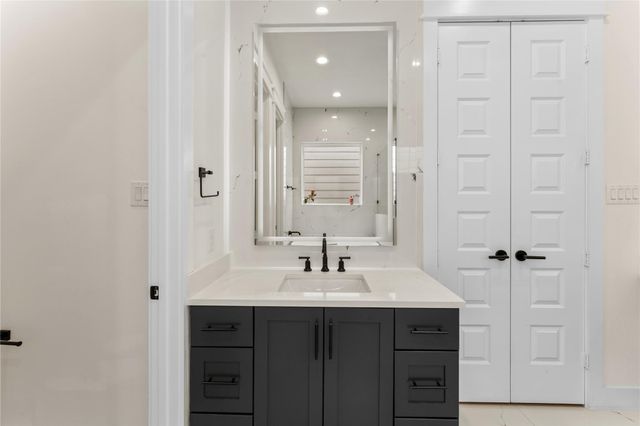 820 E 24th Street, Houston, TX 77009