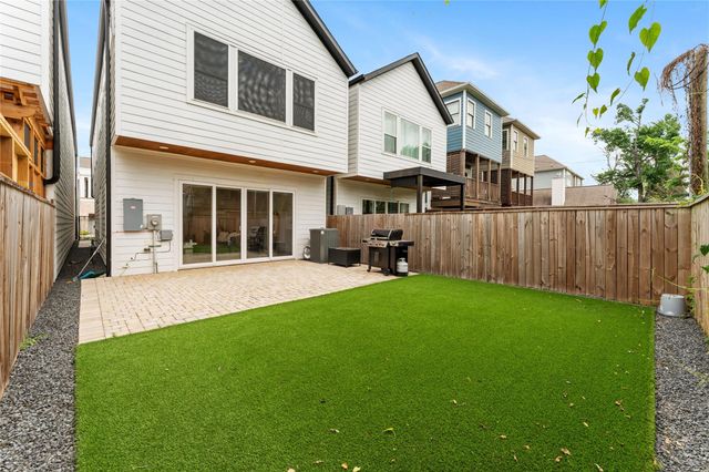 820 E 24th Street, Houston, TX 77009