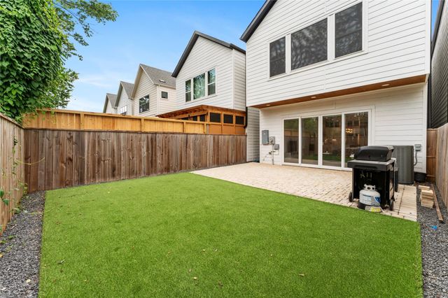 820 E 24th Street, Houston, TX 77009