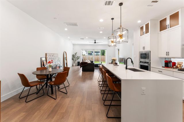 820 E 24th Street, Houston, TX 77009