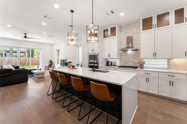 820 E 24th Street, Houston, TX 77009