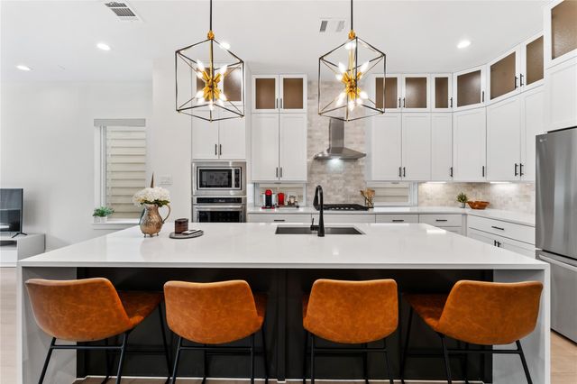 820 E 24th Street, Houston, TX 77009