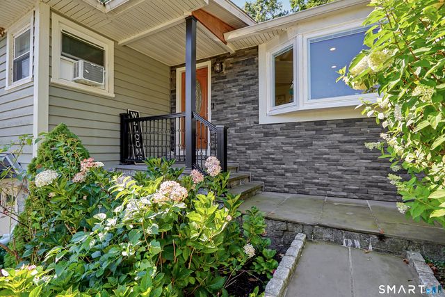 150 Suzanne Circle, Trumbull, CT 06611