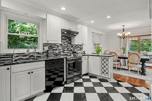 150 Suzanne Circle, Trumbull, CT 06611