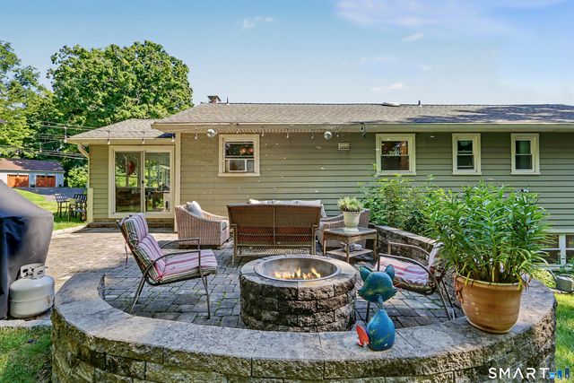150 Suzanne Circle, Trumbull, CT 06611