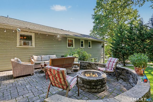 150 Suzanne Circle, Trumbull, CT 06611