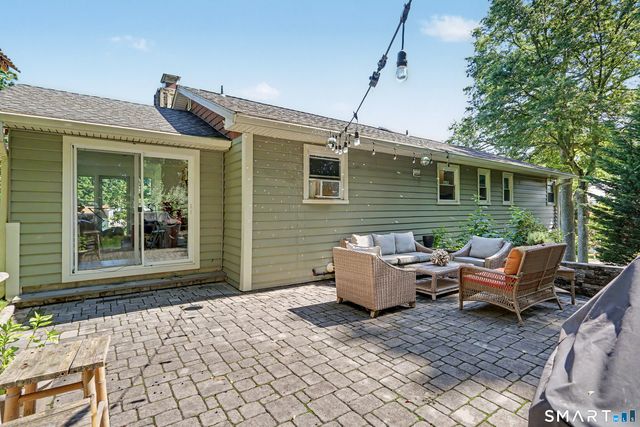 150 Suzanne Circle, Trumbull, CT 06611