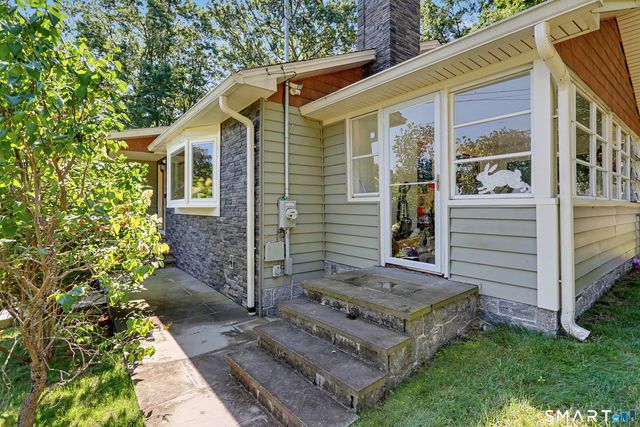 150 Suzanne Circle, Trumbull, CT 06611