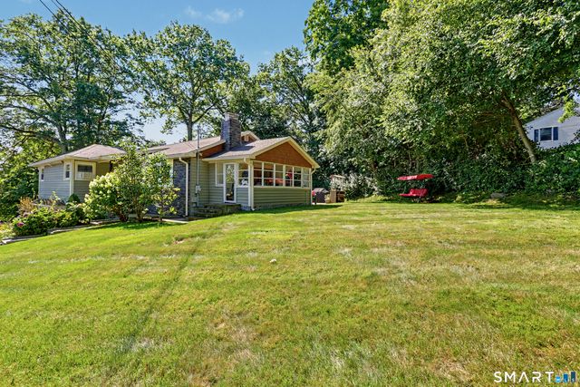 150 Suzanne Circle, Trumbull, CT 06611