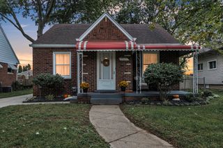 35127 Farragut, Westland, MI 48186
