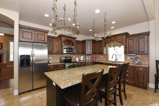 915 FREMONT RD, Bountiful, UT 84010
