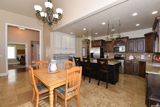 915 FREMONT RD, Bountiful, UT 84010