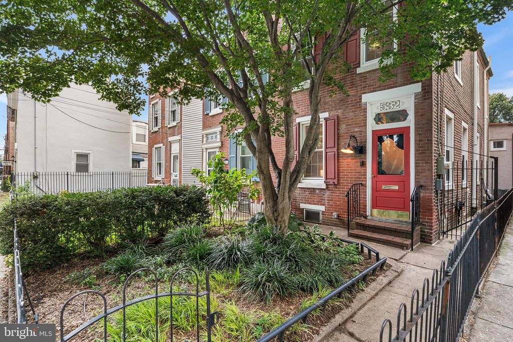 532 BELGRADE ST, PHILADELPHIA, PA 19125 — photo 2
