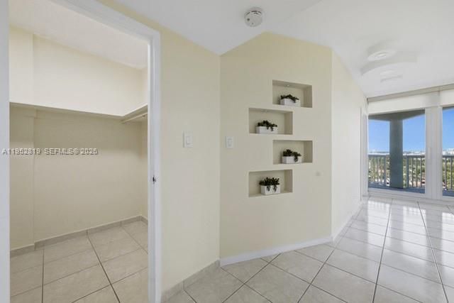 5401 Collins Ave 1129, Miami Beach, FL 33140