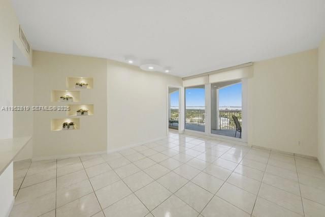 5401 Collins Ave 1129, Miami Beach, FL 33140