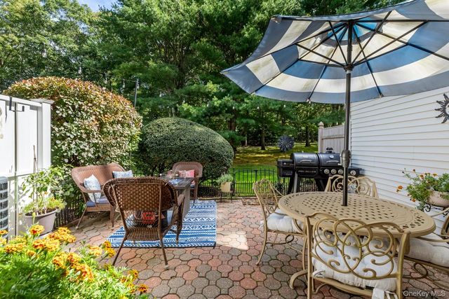 75 Fox Court, Manorville, NY 11949