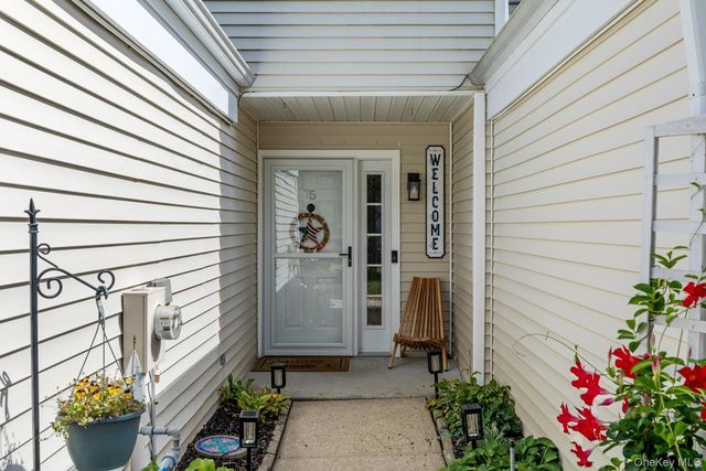 75 Fox Court, Manorville, NY 11949