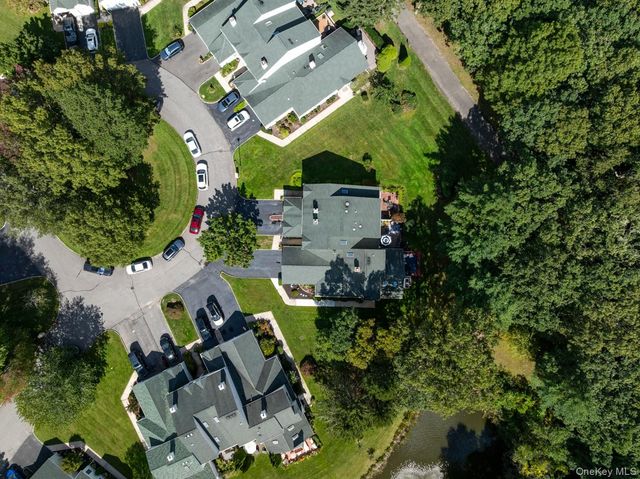 75 Fox Court, Manorville, NY 11949