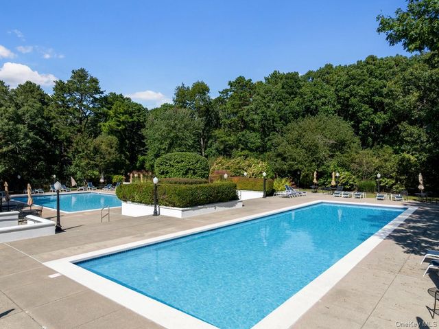 75 Fox Court, Manorville, NY 11949