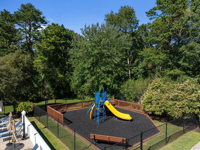 75 Fox Court, Manorville, NY 11949