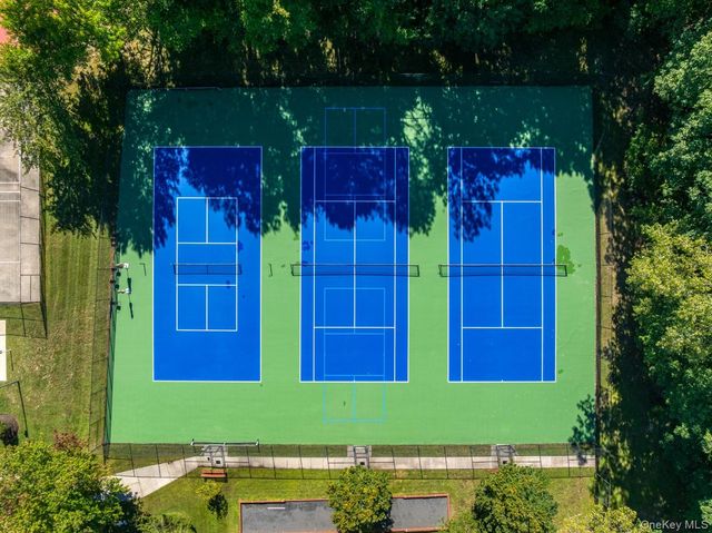 75 Fox Court, Manorville, NY 11949