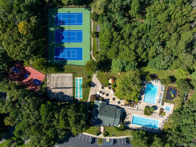75 Fox Court, Manorville, NY 11949