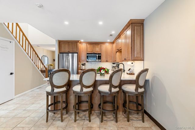 75 Fox Court, Manorville, NY 11949