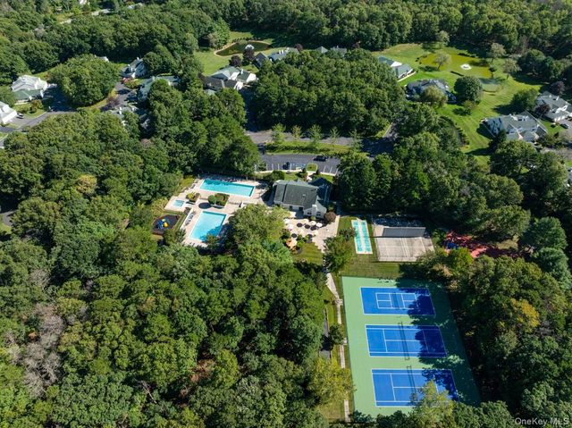 75 Fox Court, Manorville, NY 11949