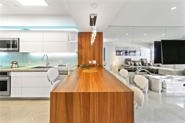 100 Lincoln Rd 1602, Miami Beach, FL 33139