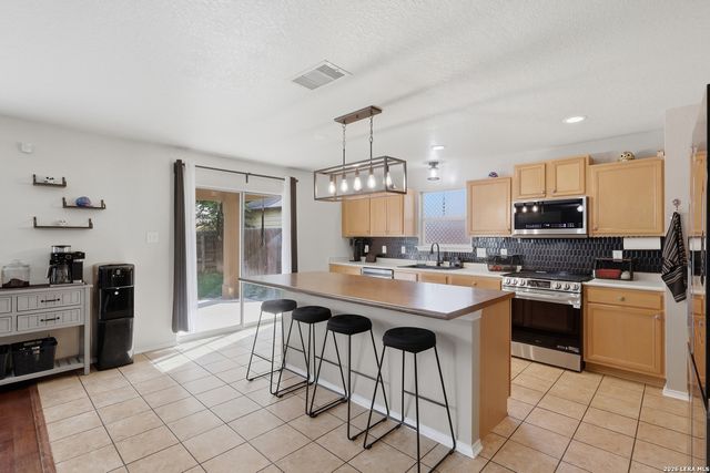 3 ADOBE GRV, San Antonio, TX 78239