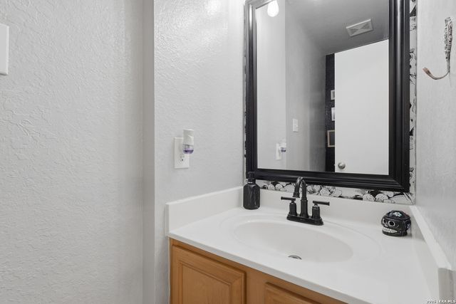 3 ADOBE GRV, San Antonio, TX 78239