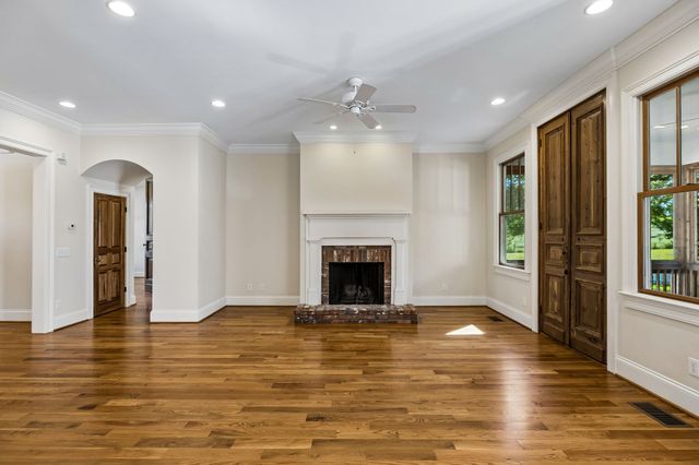 1143 Hilton Ln, Castalian Springs, TN 37031