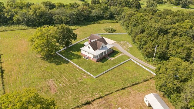 1143 Hilton Ln, Castalian Springs, TN 37031
