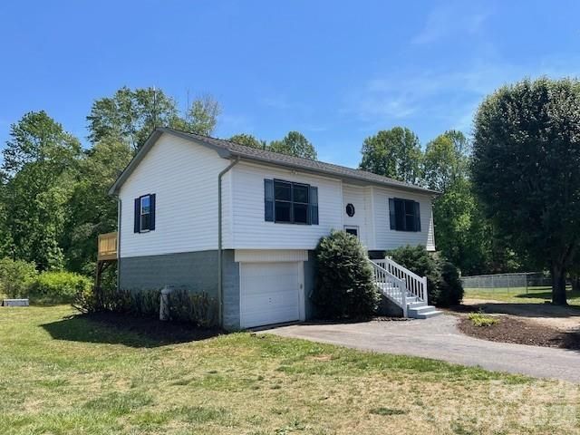 2381 Boardwalk Court, Lenoir, NC 28645
